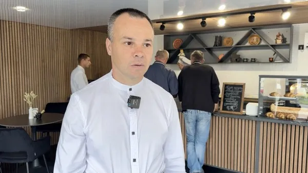 Працівник кав'ярні Юрій Клюнов, Горохів, вересень 2026 року