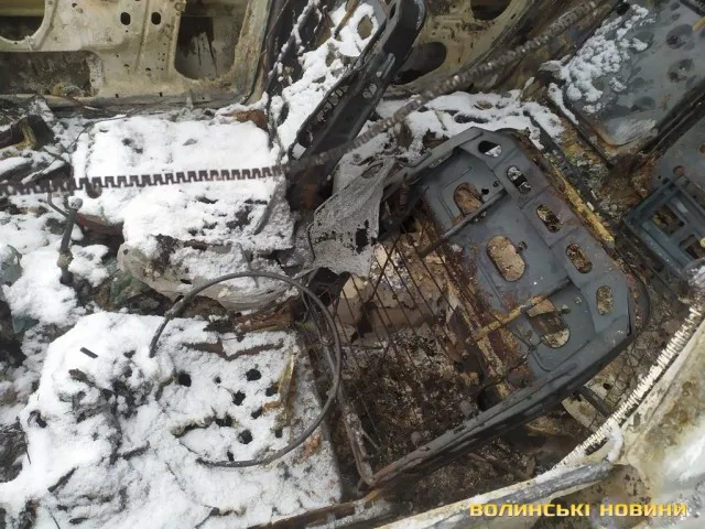 Під Луцьком загорівся і вибухнув легковик (фото)