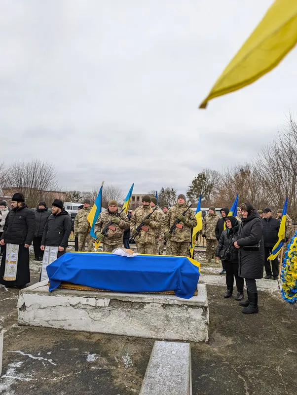 Воював десять років: на Волині попрощалися із 33-річним бійцем Олегом Гарасимлюком (фото)