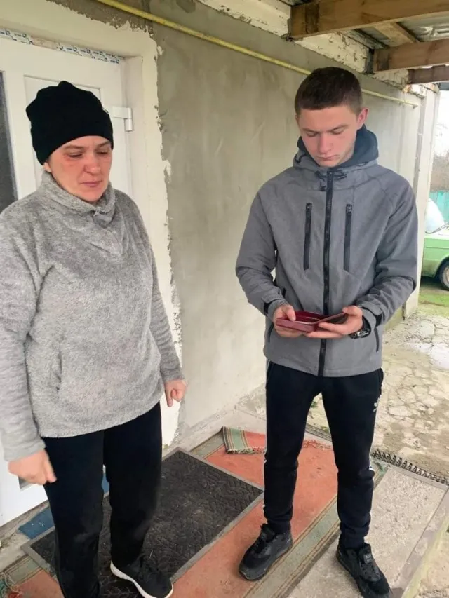 Рідним загиблого Героя з Волині Юрія Повшука вручили медаль «За військову службу Україні» (фото)