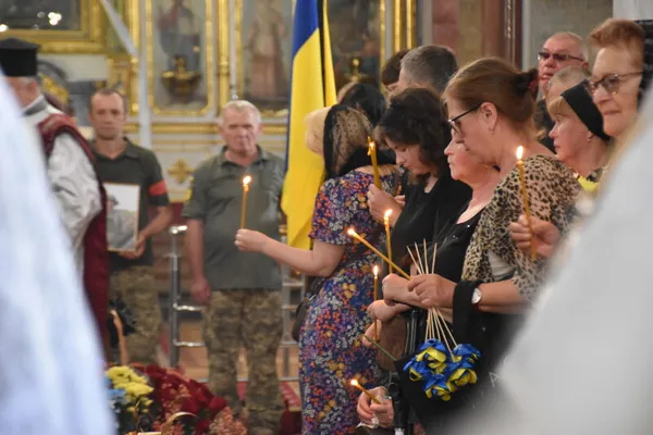 У Луцьку попрощалися із захисниками Вадимом Чвирем, Альбертом Свіцею та Павлом Корчуком (фото)