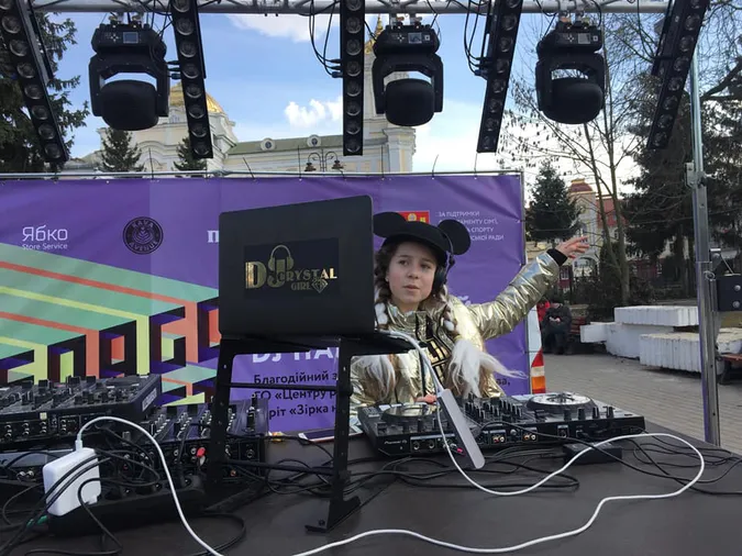 На благодійному dj-параді в Луцьку зібрали майже 12 тисяч гривень