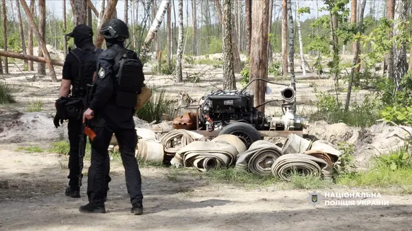 Знищили 50 га родючого ґрунту та понад 700 дерев: на Рівненщині викрили схему видобутку бурштину (фото)