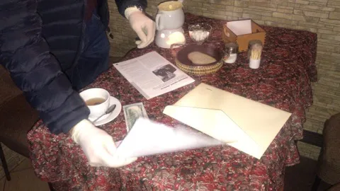 Луцького депутата Євгенія Ткачука спіймали на хабарі (фото)