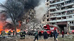 Росіяни попали у багатоповерхівку в Дніпрі, серед поранених – діти