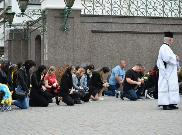 У Луцьку попрощалися з воїном Андрієм Сингаївським (фото)