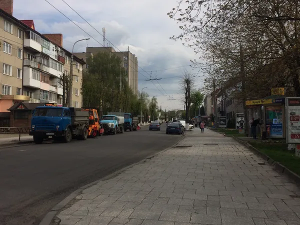 У Луцьку навпроти «Директорії» ремонтують дорогу (фото)