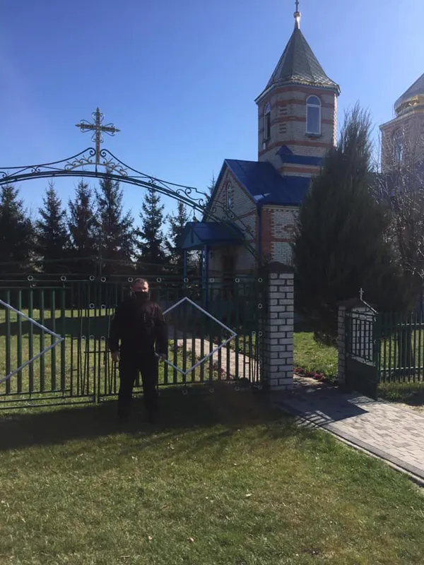 Показали, як волинські поліцейські працюють у поминальні дні (фото)