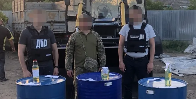 На Одещині командир взводу частини ППО продав 20 тонн стратегічного палива (фото)