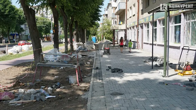 Тротуари також облаштовують