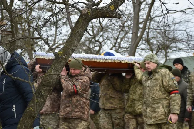 Отримав смертельну рану у Бахмуті: на Волині попрощалися зі ще одним воїном (фото)