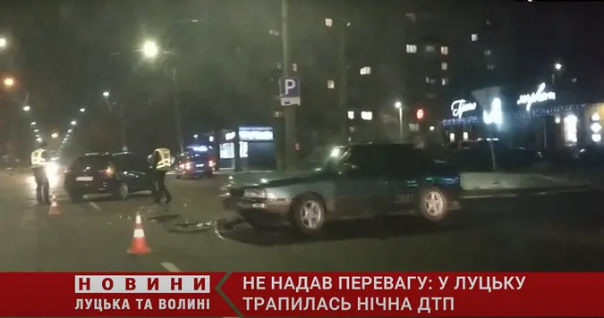 У Луцьку на Молоді вночі зіткнулися Audi та Fiat (відео)