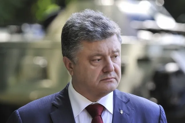 Порошенко очікує безвізовий режим з ЄС в середині цього року