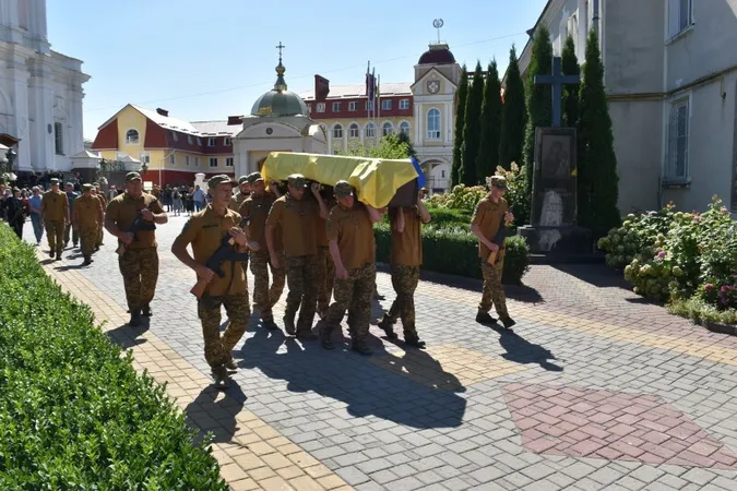 У Луцьку попрощалися із Героєм Костянтином Бойком (фото)