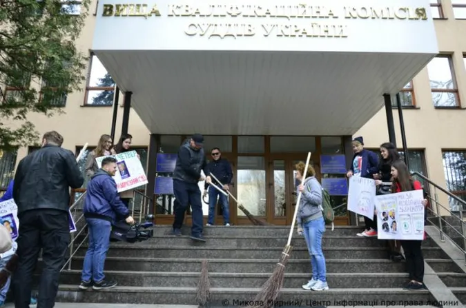Громадськість припиняє участь у відборі суддів