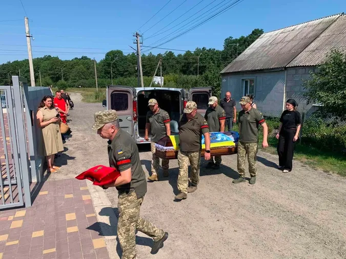 У громаді на Волині попрощалися із загиблим Захисником Богданом Рибіченком (фото)