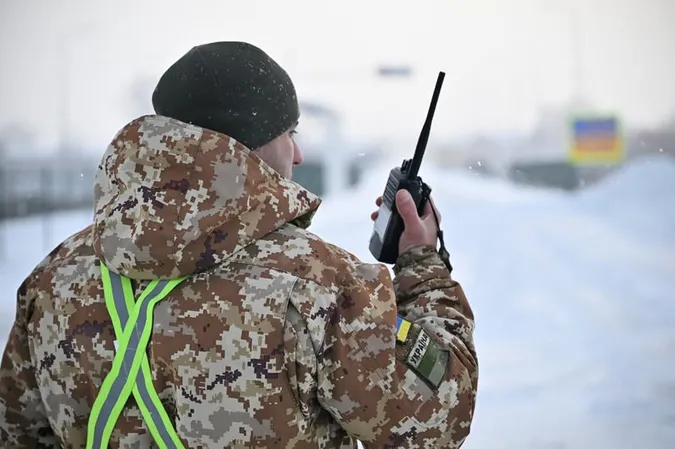 На кордоні з Польщею відновили рух вантажівок