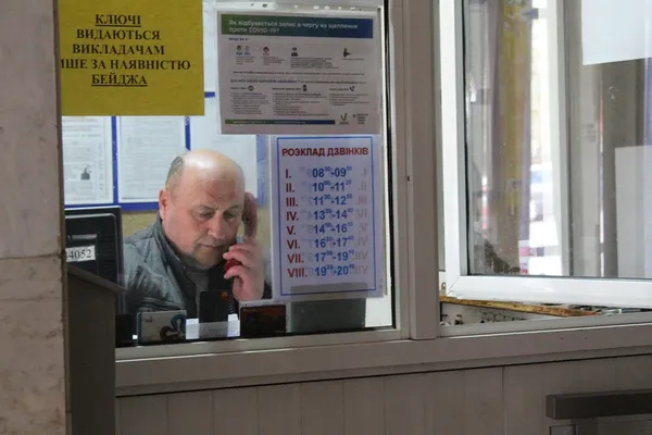 Евакуація і порятунок потерпілого: у луцькому виші – «пожежа» (фото)