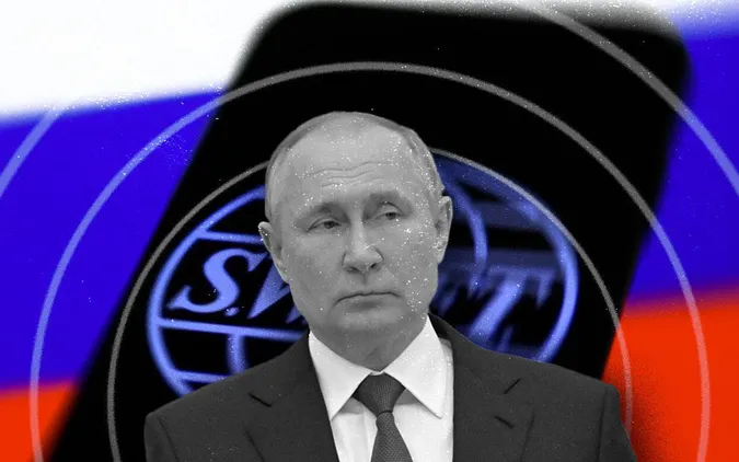 Останньому великому банку росії загрожує відключення від SWIFT: які ще санкції готує ЄС