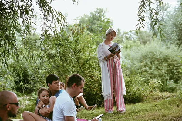 Ведуча #@)₴?$0 Саша Гонтар зачитала на «Бандерштаті» свою поезію (фото)