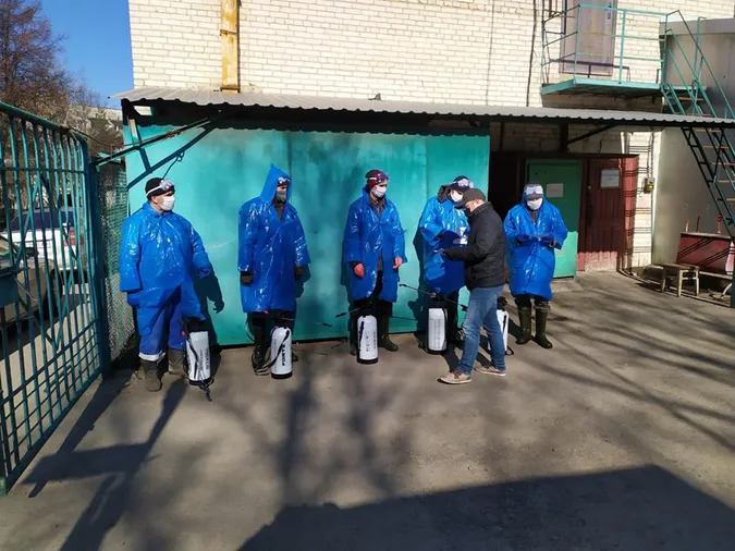 У Луцьку продовжують дезінфікувати будинки (фото)