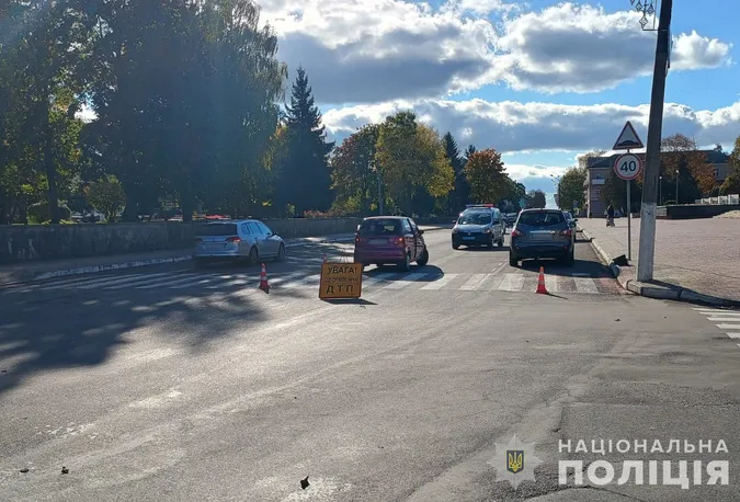 Постраждав 12-річний хлопець: деталі аварії у Нововолинську (фото)