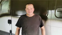 Автомайстер на Волині безплатно фарбує машини військових (відео)