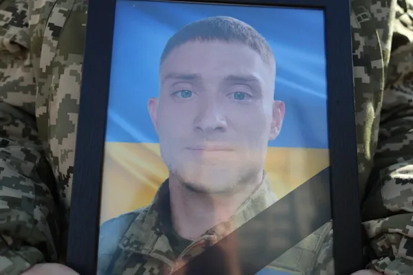 У Луцьку провели в останню дорогу двох Героїв, Євгенія Філяса та Тараса Медведчука (фото)