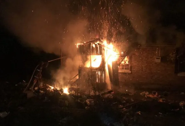 На Волині горіла лазня і споруда з сіном