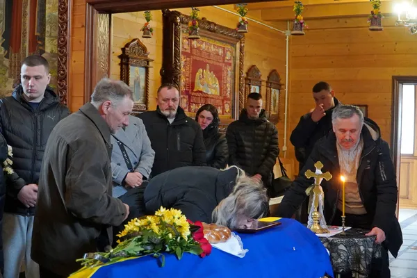 Сподівалися на диво до останнього: у Володимирі знайшов спочинок воїн Володимир Білусяк (фото)