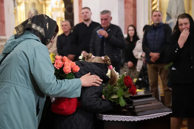 Загинув півтора року тому: у Луцьку попрощались з Героєм Богданом Щербачуком (фото)