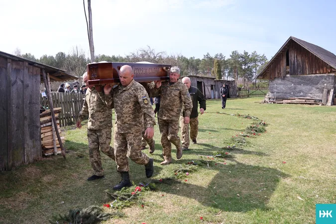 Пройшов полон і пекло АТО: на Волині попрощалися з воїном Олександром Домальчуком (фото)