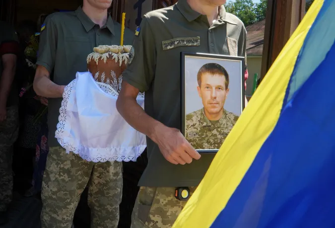 У Володимирі попрощалися із 33-річним воїном Павлом Кущаком (фото)