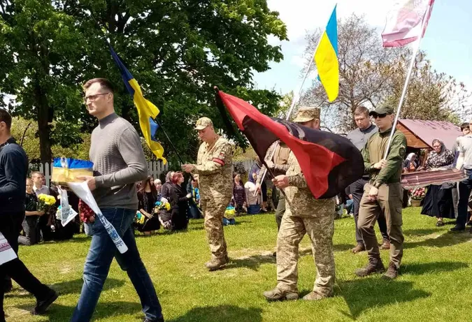 Загинув під Бахмутом: у Колківській громаді попрощались з захисником Володимиром Жучком (фото)