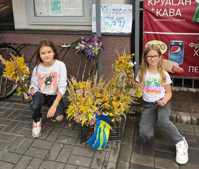 Юні волонтерки з Липин зібрали 9 тисяч гривень для ЗСУ (фото)