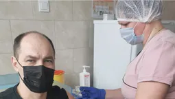 Очільник управління охорони здоров'я на Волині вакцинувався проти COVID (фото)