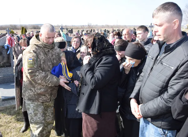 💔 Загинув в Авдіївці два роки тому: на Волині попрощалися з прикордонником  Василем Кравчуком (фото)