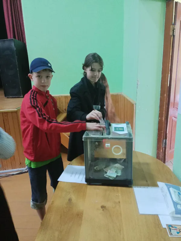 На підтримку ЗСУ: у Підгайцівській громаді влаштовують благодійні кіноперегляди (фото)
