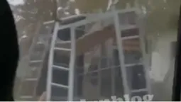 На Волині водій «Мерседеса» зніс зупинку (відео)