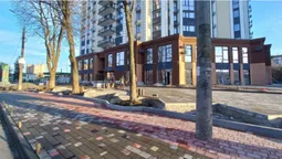 У Луцьку облаштовують велодоріжку зі стовпом посередині (фото)