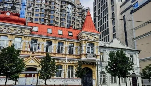 Чехія працює над поверненням своїх дипломатів до Києва