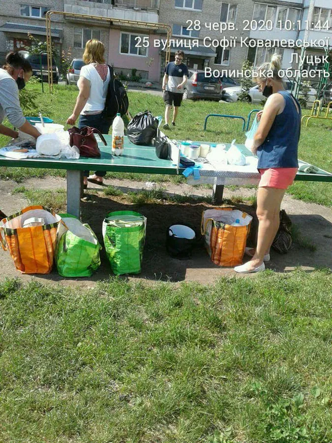 Чоловіка покарали за торгівлю на тенісному столі в Луцьку (фото)