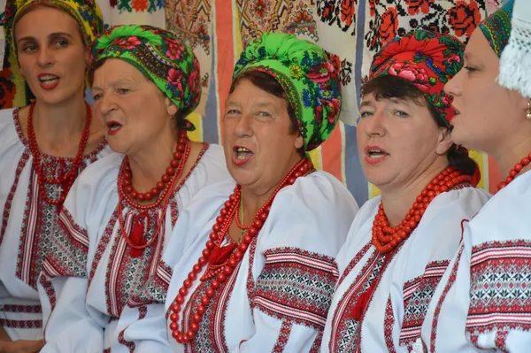 Колоритні жіночки. Правда ж?