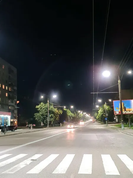 Проспект Відродження в Луцьку засяяв LED-ліхтарями (фото)