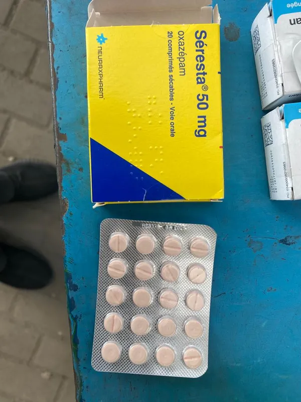 «Tramadol» і психотропи: в «Ягодині» у водія вантажівки знайшли заборонені таблетки (фото)