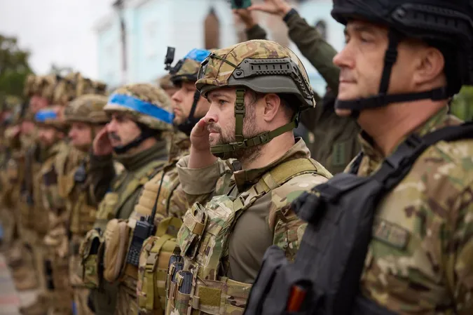 Зеленський приїхав у звільнений від окупантів Ізюм (фото, відео)
