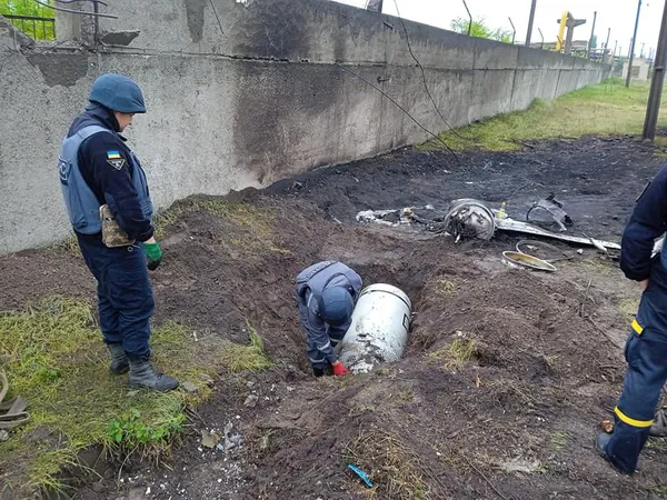 Ракета вагою пів тонни впала у Кременчуці і не розірвалася (фото, відео)