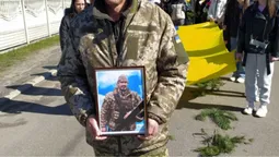 На Волині попрощалися із воїном Віктором Демчуком (фото)