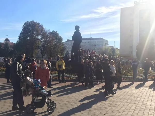 Як у Луцьку відзначають День захисника України (фото)