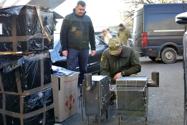 Буржуйки, термобілизна, берці: волинських бійців «утеплили» (фото)